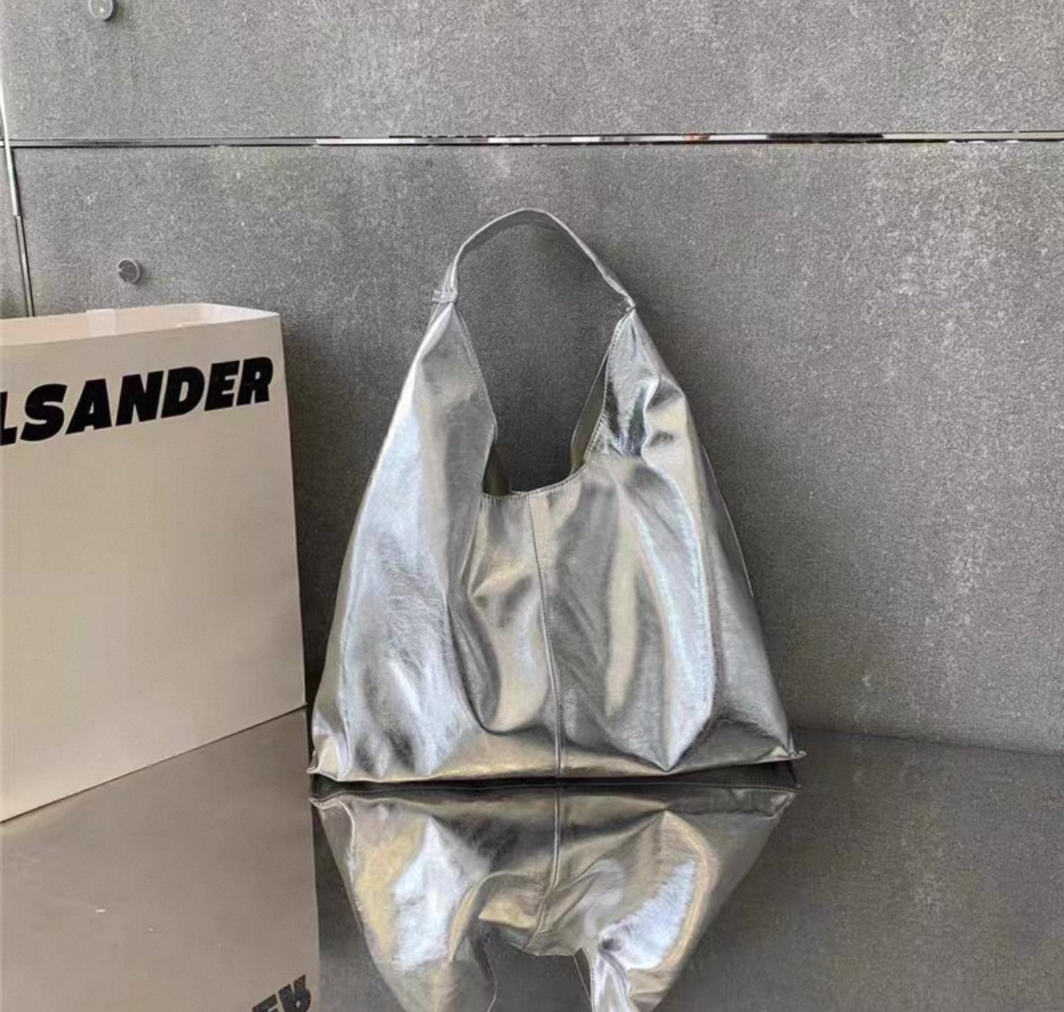 Minimalist Tote bag