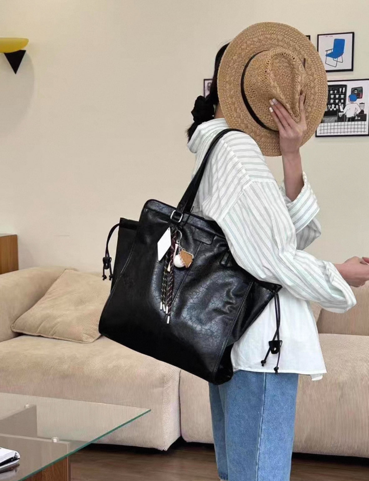 Multipurpose handbag with keychain